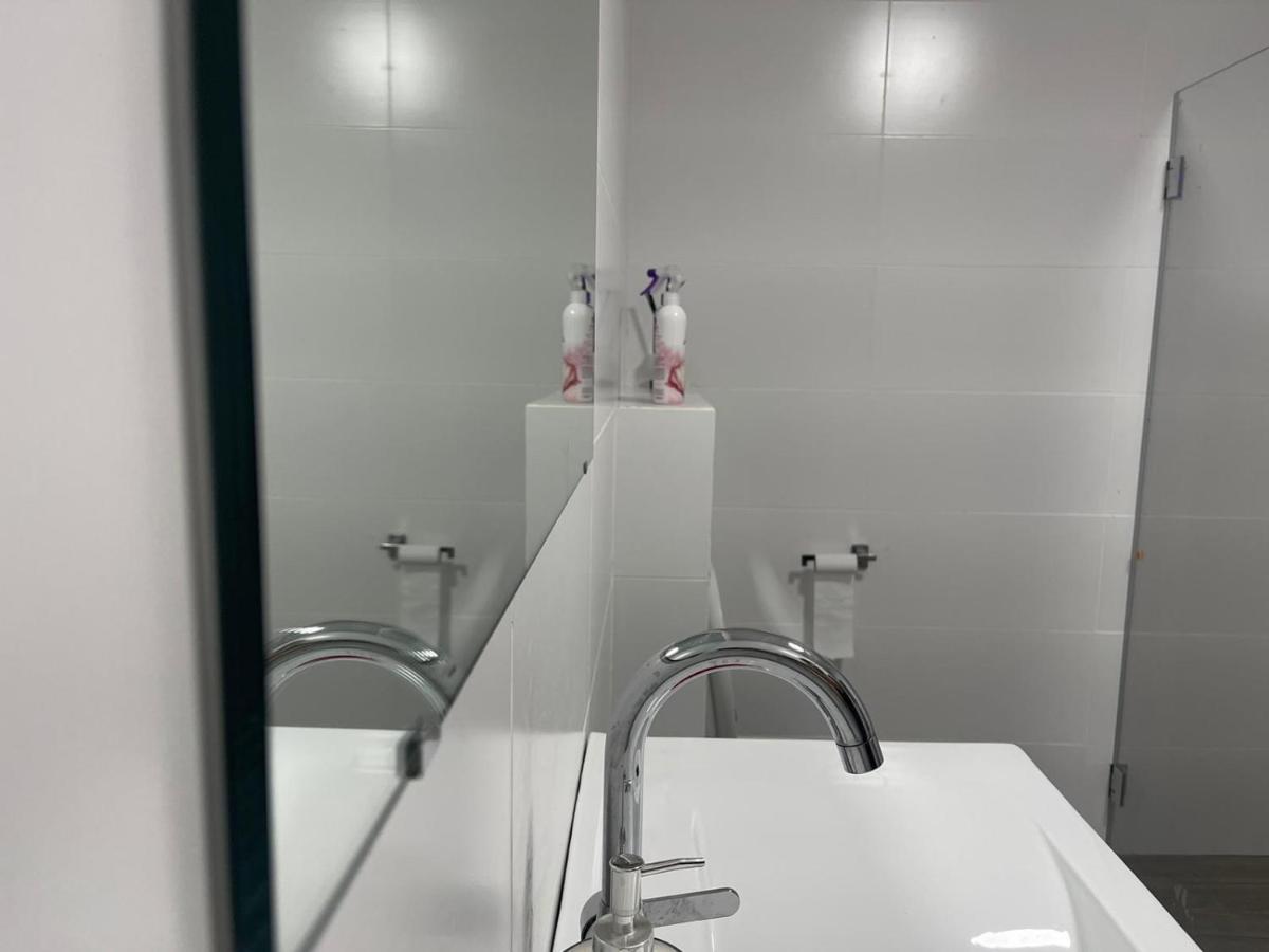 חדרי לייבל Label Rooms Blue & Red Tiberias Kültér fotó